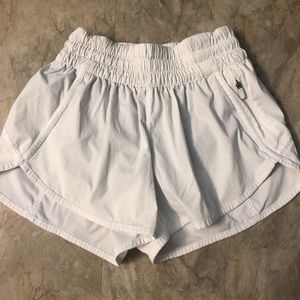 Lululemon trackers size 4